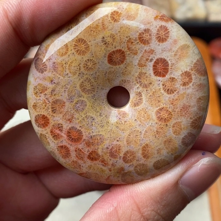 硅化玉颈饰未镶嵌郝*子