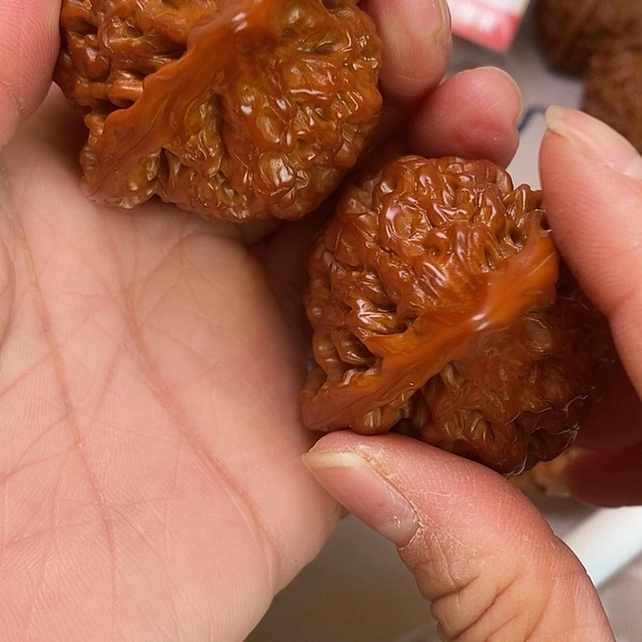 风***起文玩核桃吊坠官帽