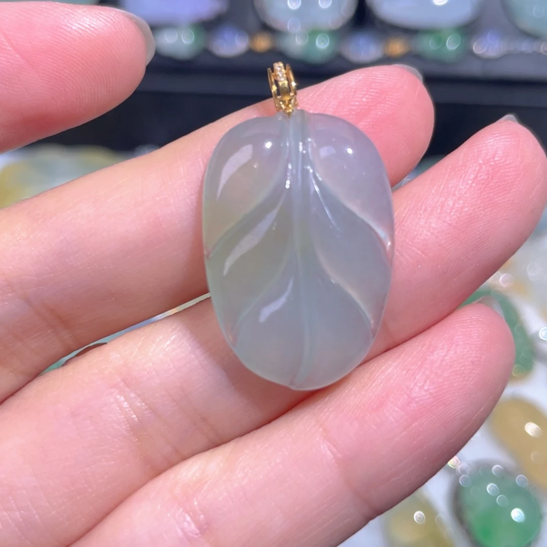 颈饰18K金镶嵌翡翠翡翠