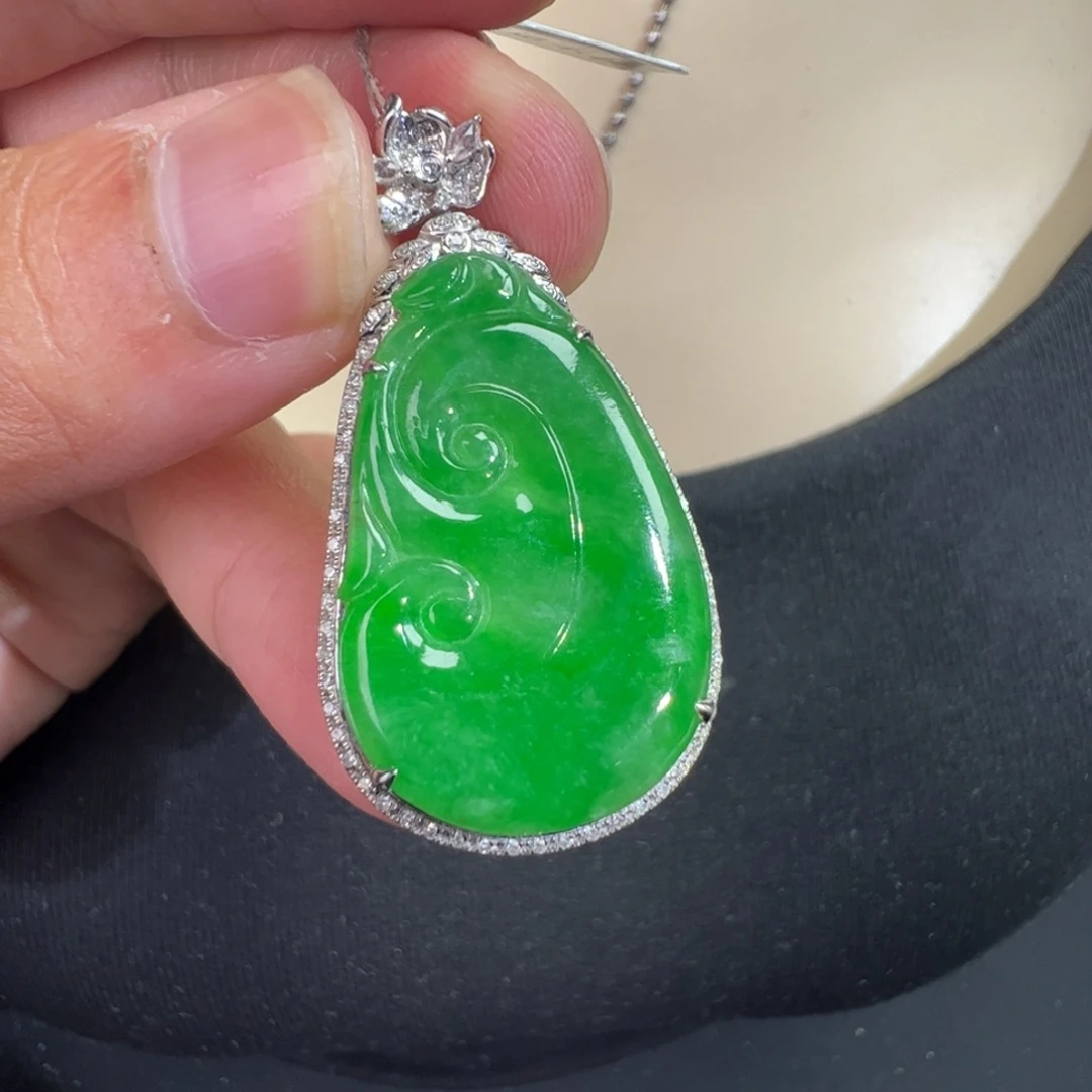 T***.翡翠18K金镶嵌吊坠(不含链)