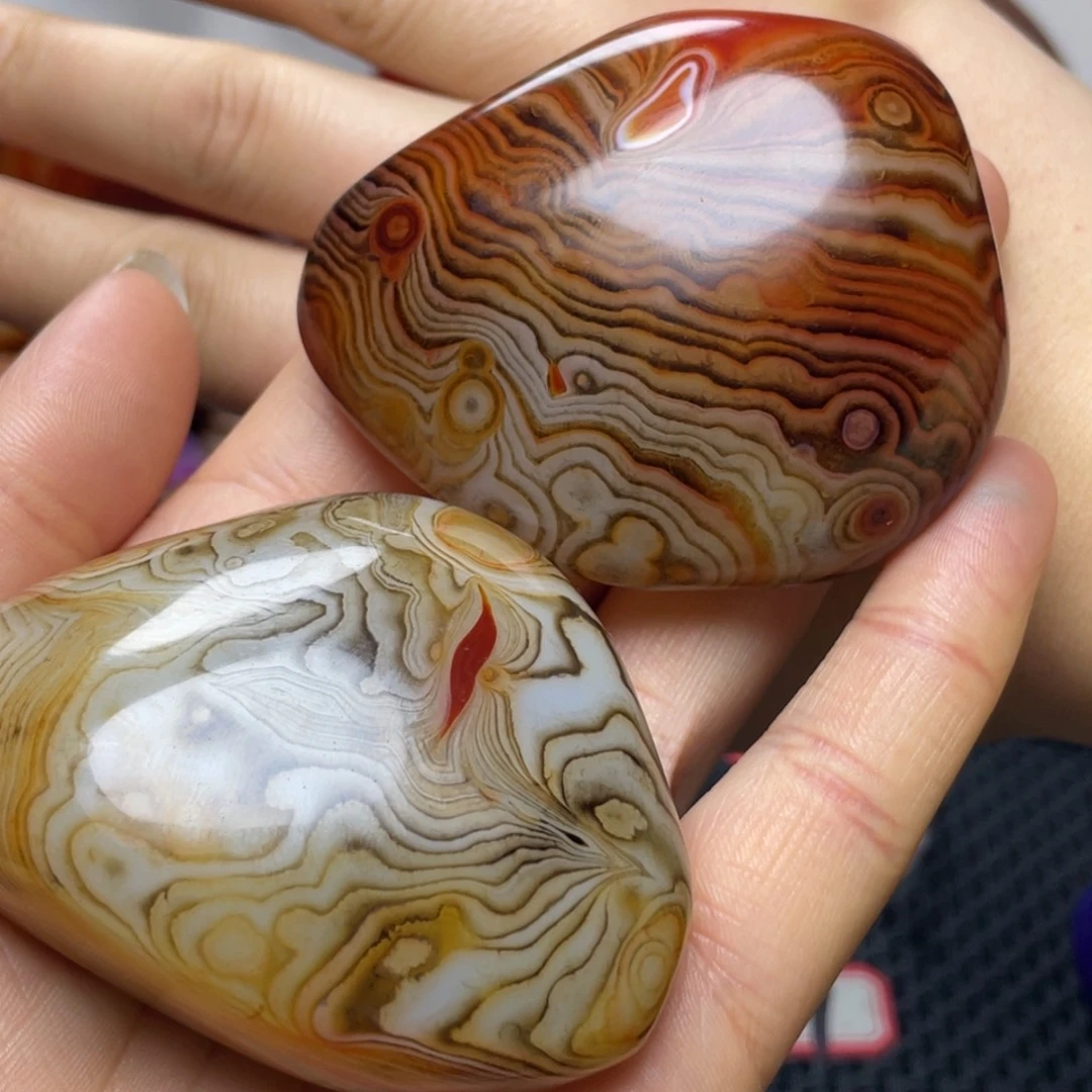 用***8玛瑙/玉髓未镶嵌珠宝奇石