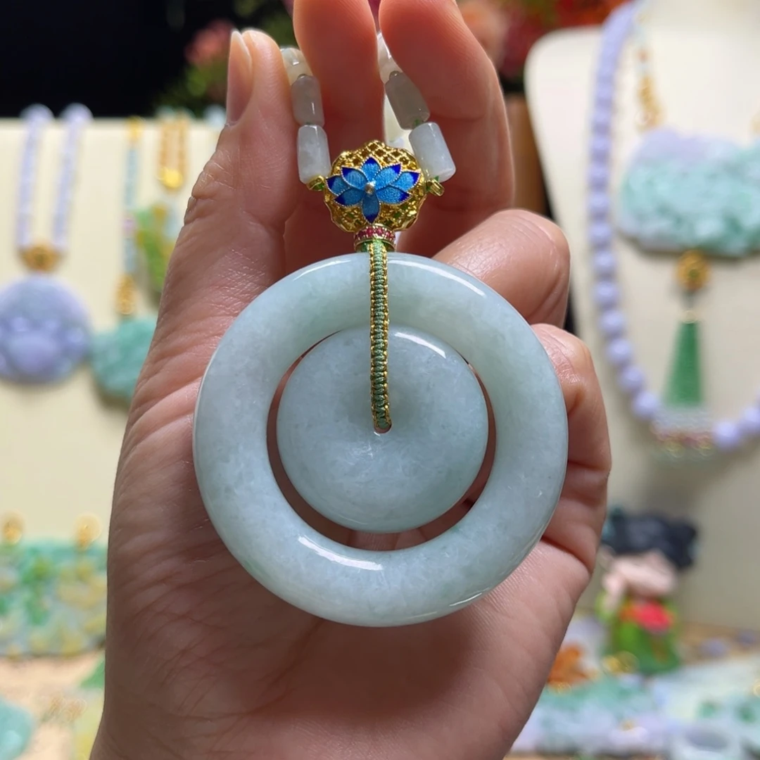 翡翠颈饰未镶嵌天然翡翠