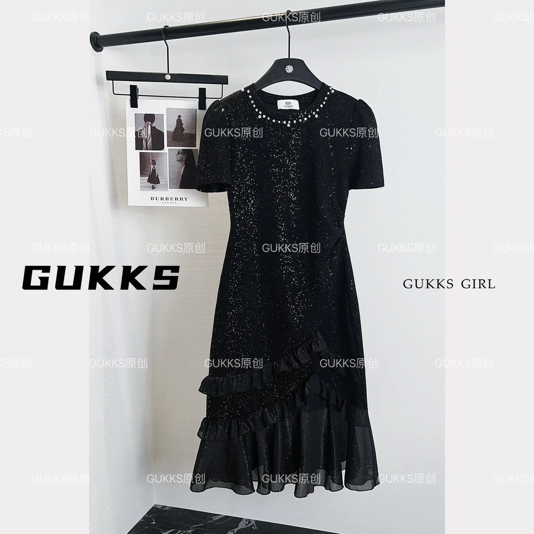 GUKKS设计感圆领钉珠拼接蕾丝轻奢小众捏褶收腰显瘦连衣裙gk489