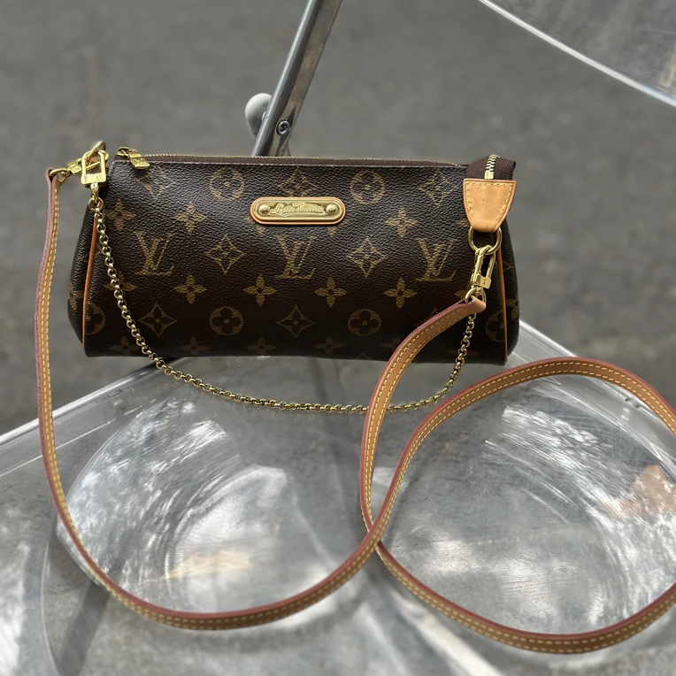 95新 LouisVuitton/路易威登 老花eva链条包 整体成色不错
