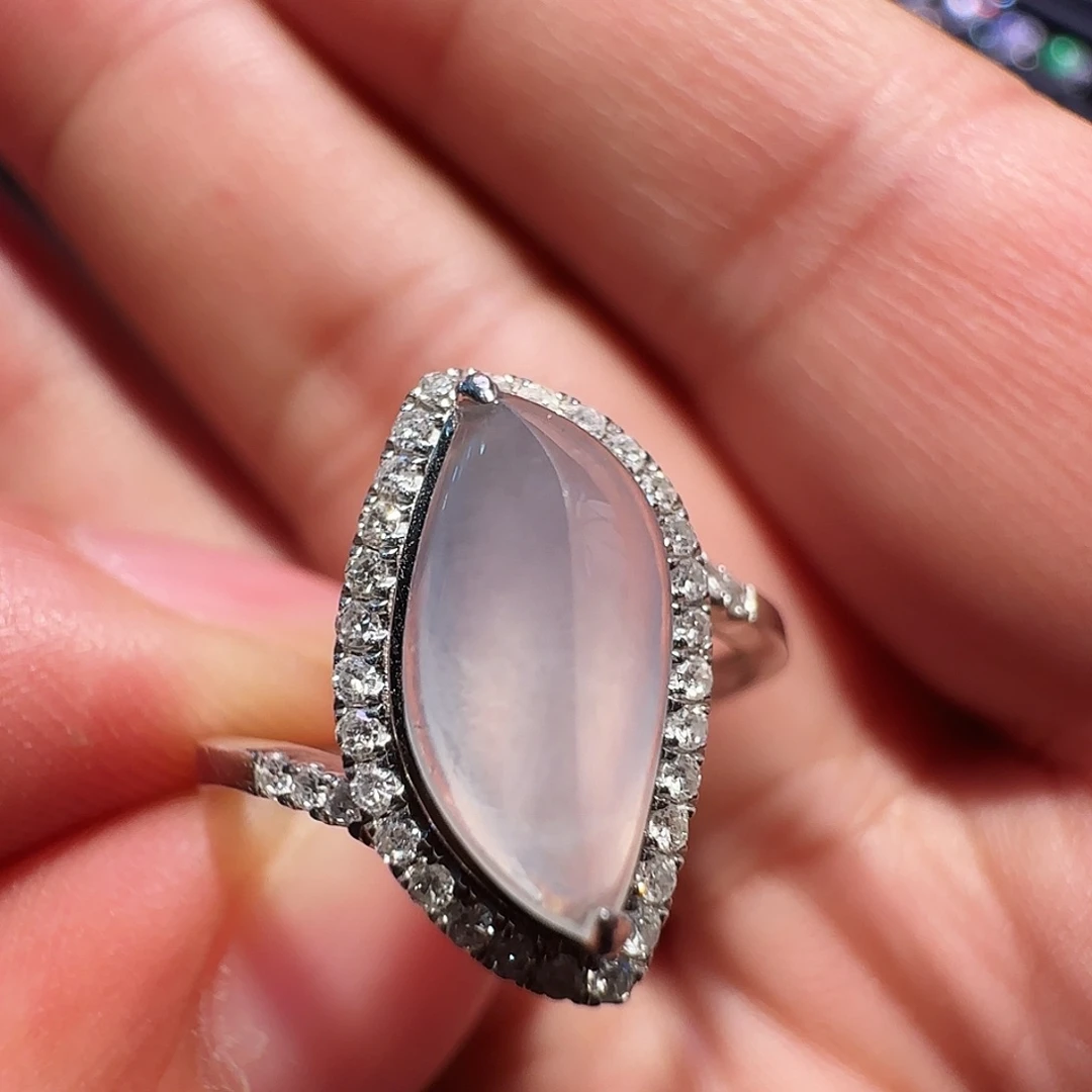 翡翠18K金镶嵌戒指