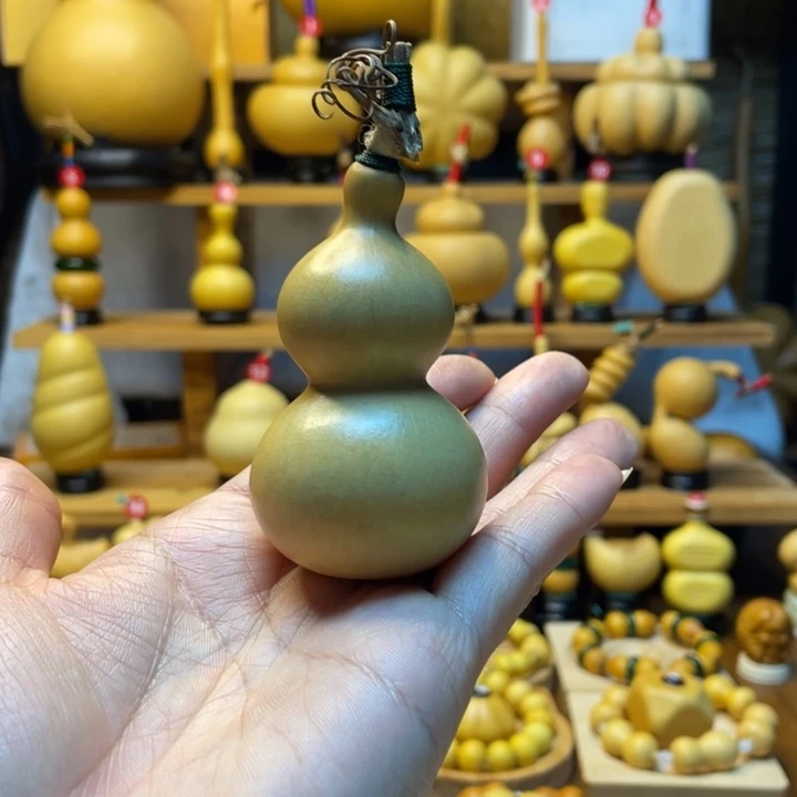 龙***主天然葫芦自然生长