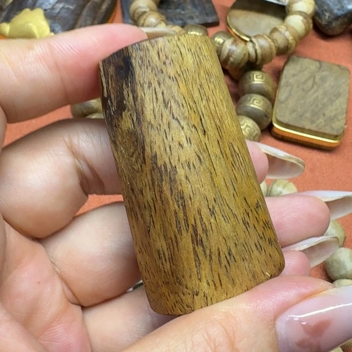 大叶紫檀（黑酸枝木类）