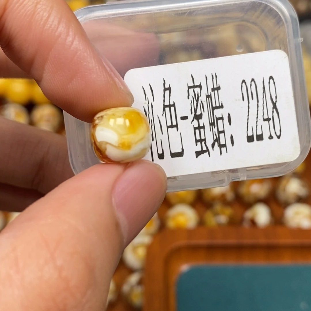 蜜蜡未镶嵌珠宝奇石2248