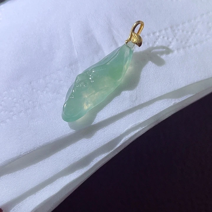 翡翠颈饰18K金镶嵌翡翠