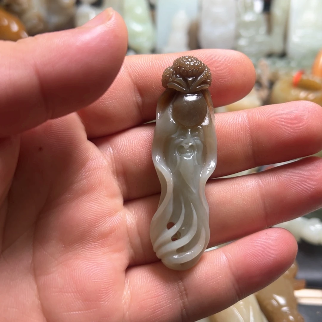 和田玉未镶嵌颈饰往****就