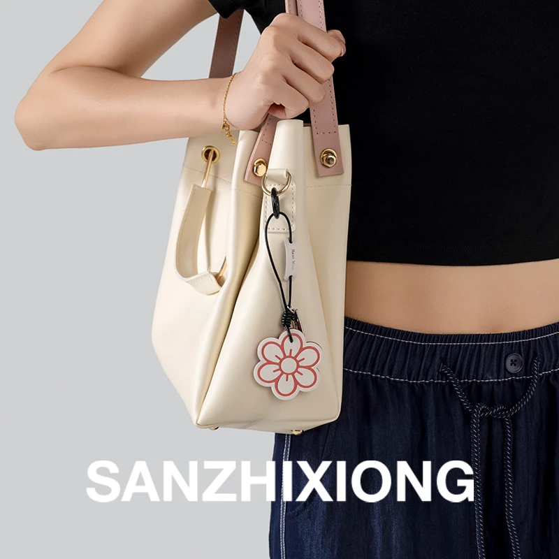 钥匙扣挂件小清新花朵汽车用钥匙链挂件纯手工真皮包包挂饰礼物女