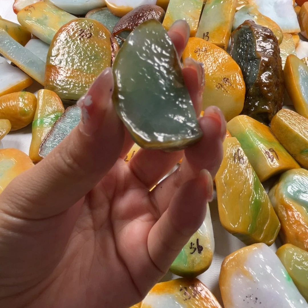 【闪购商品】颈饰未镶嵌翡翠翡翠