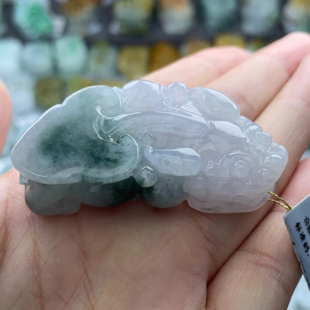 翡翠未镶嵌颈饰貔貅