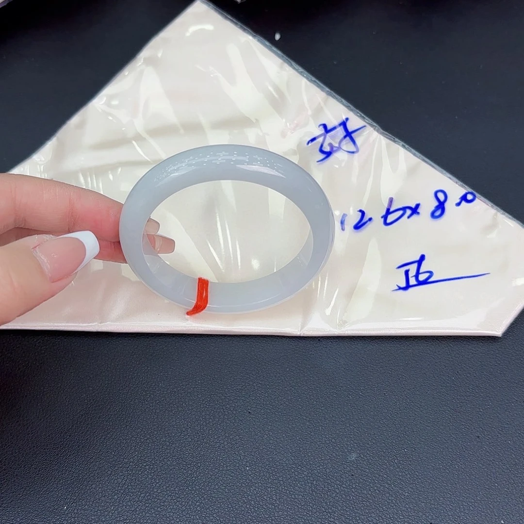 翡翠手镯未镶嵌手镯