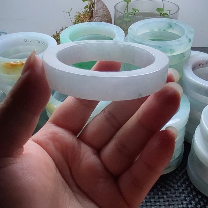 定制翡翠手镯未镶嵌