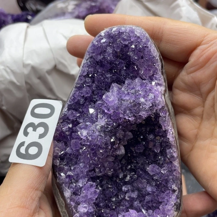 未镶嵌水晶大型摆件（非配饰）