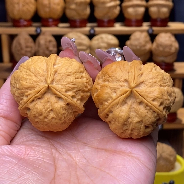 文玩核桃把件凹江龙三棱51号42尺正奔