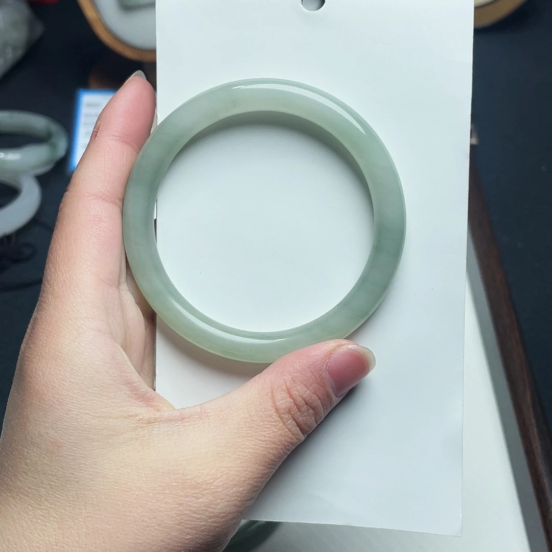 石英质玉（天山翠）未镶嵌手镯