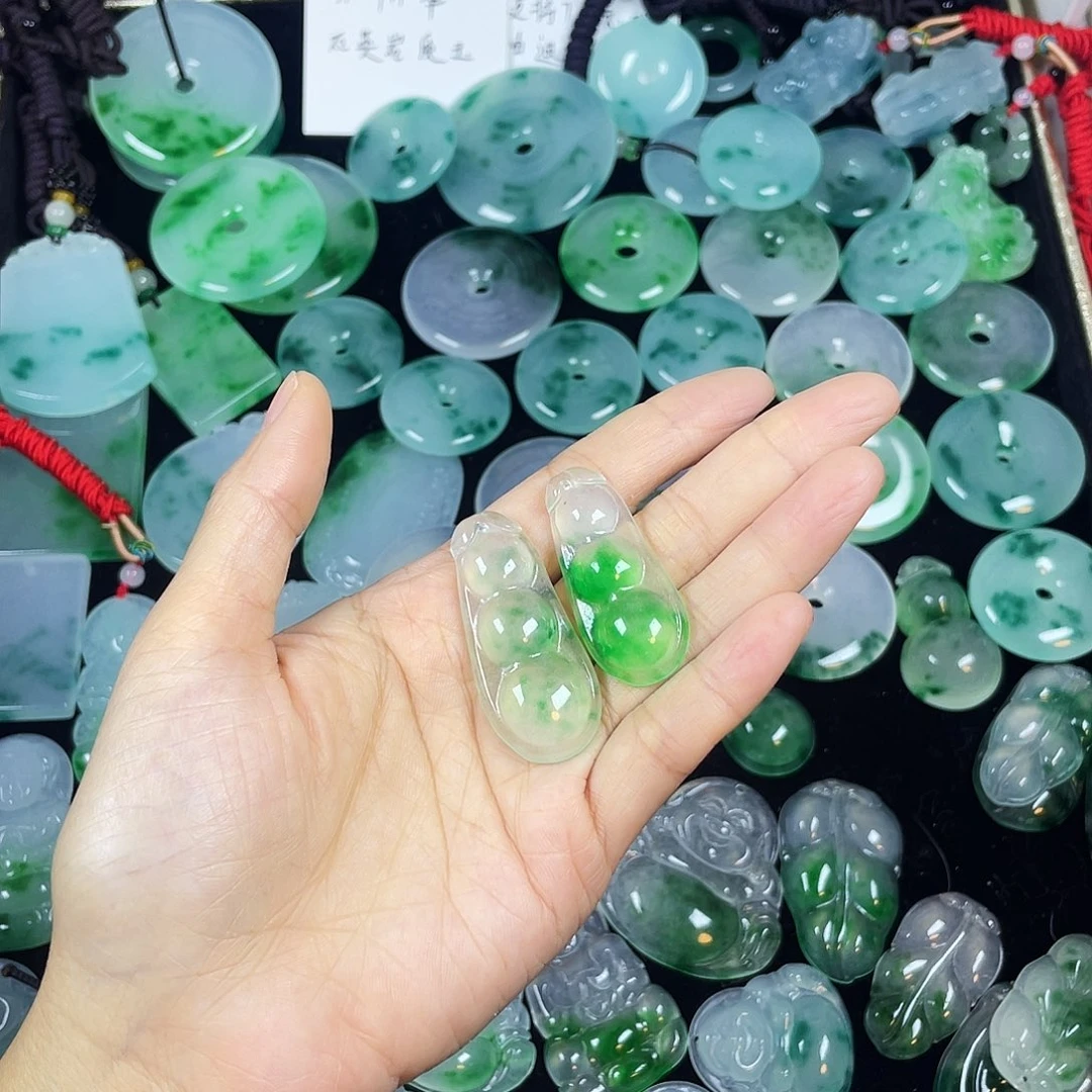 翡翠未镶嵌颈饰吊坠2