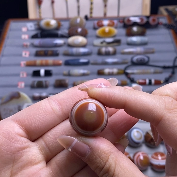 小***万玛瑙/玉髓未镶嵌颈饰