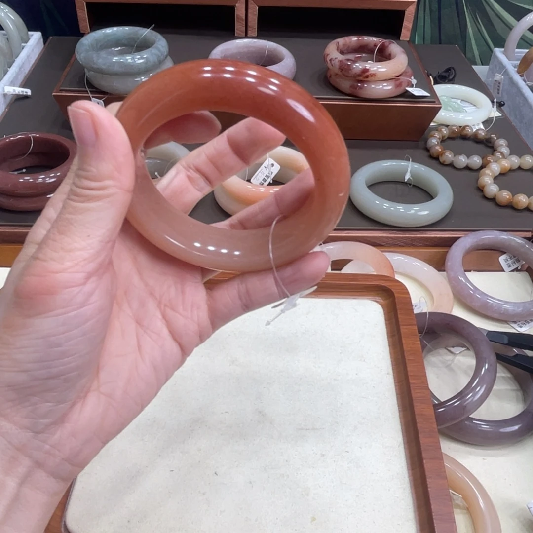 武***瑜石英岩玉未镶嵌手镯