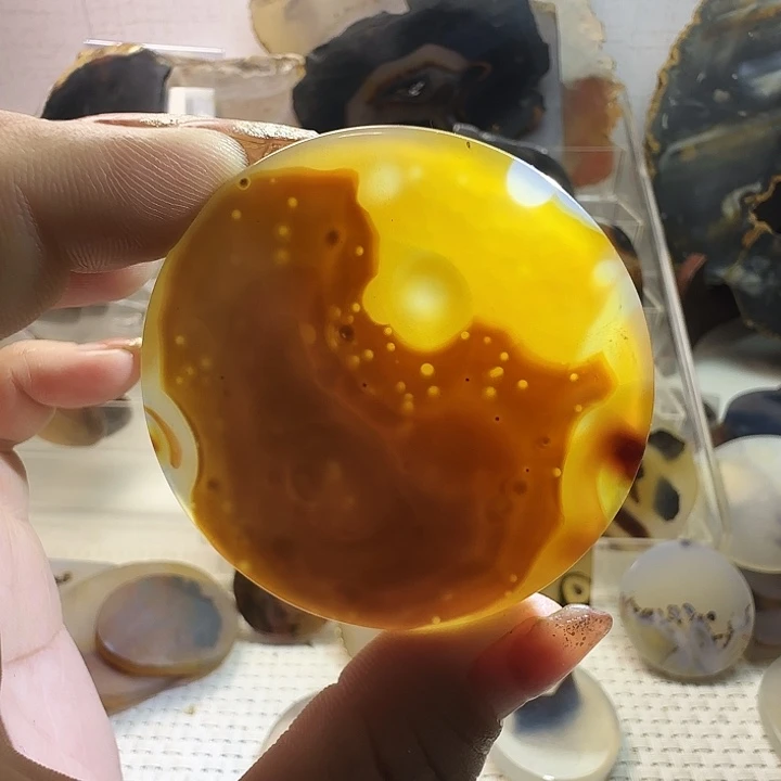 玛瑙/玉髓未镶嵌珠宝奇石