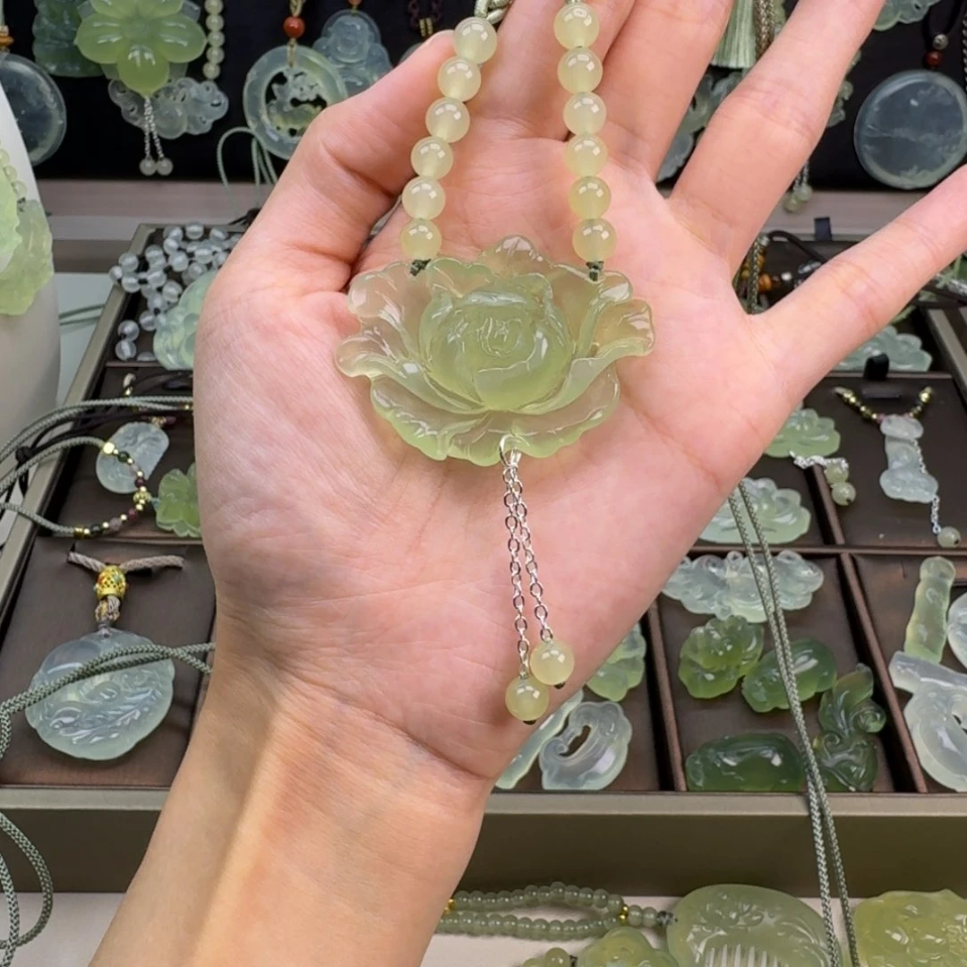 岫玉未镶嵌吊坠(赠链)