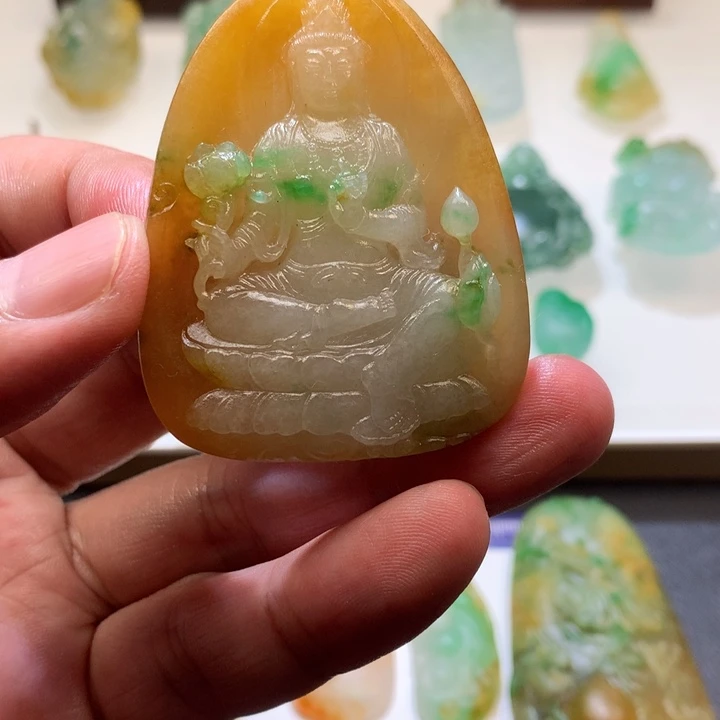 定制翡翠未镶嵌?**?翡翠