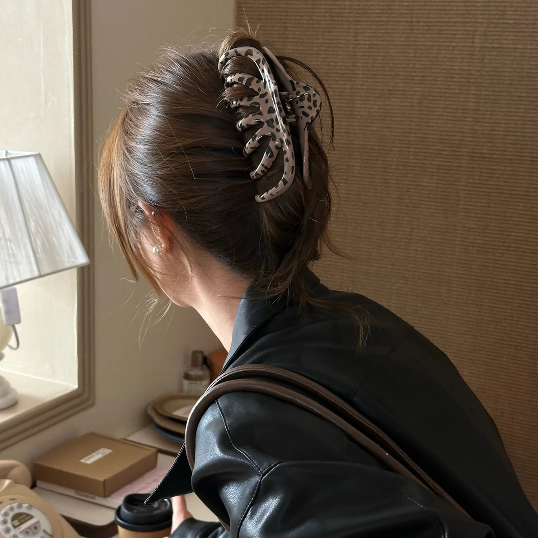 超能抓！慵懒气质豹纹抓夹百搭大号鲨鱼夹发抓后脑勺盘发夹子发饰
