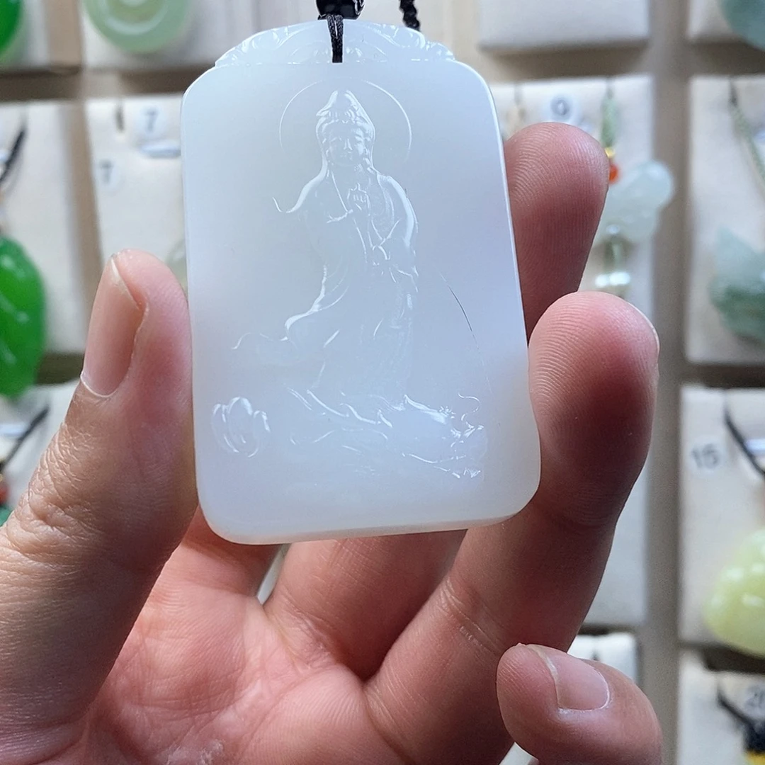 颈饰合金石英质玉（金丝玉）