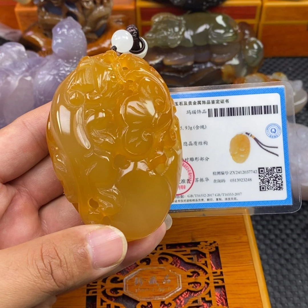 玛瑙/玉髓手把件未镶嵌必*顺