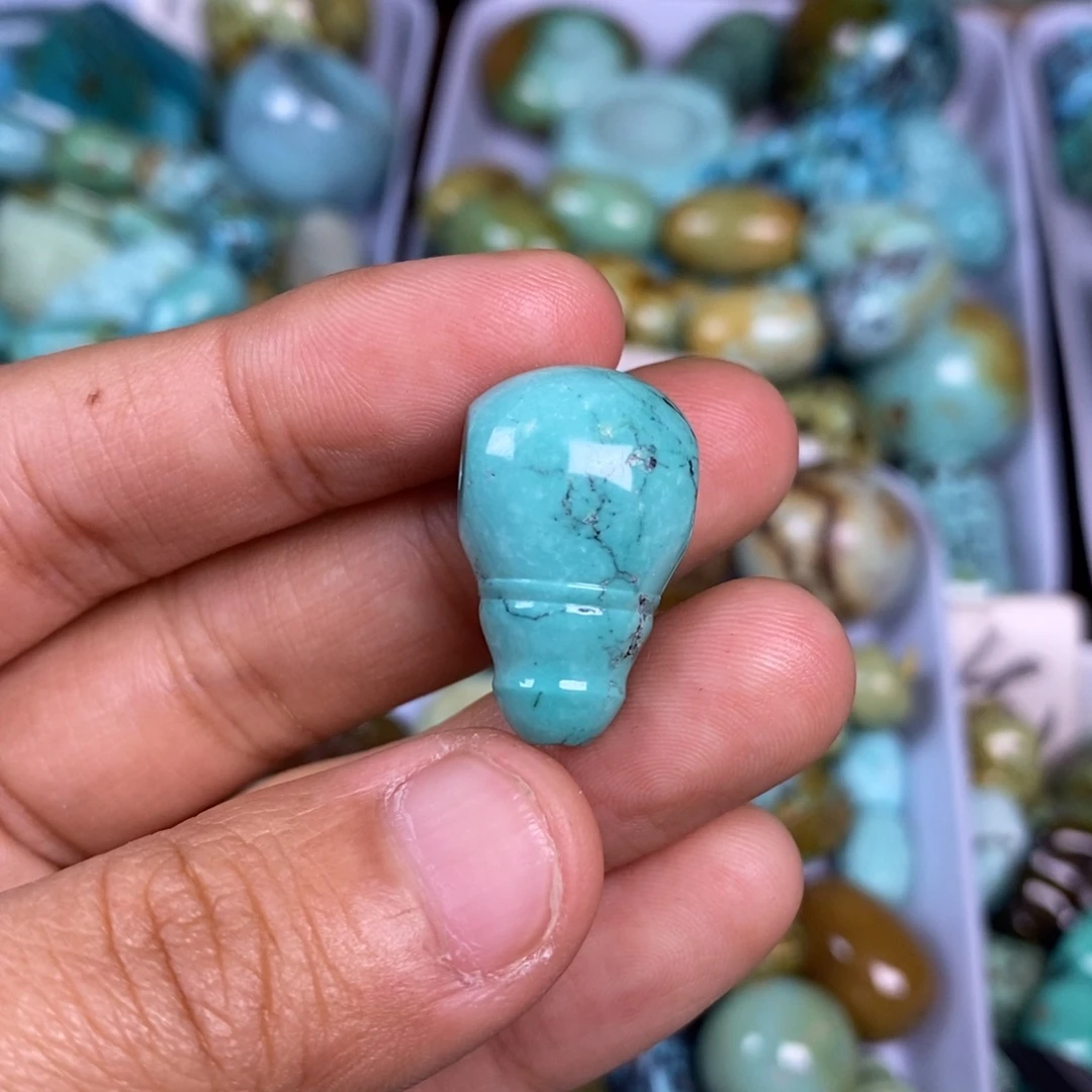 绿松石未镶嵌颈饰