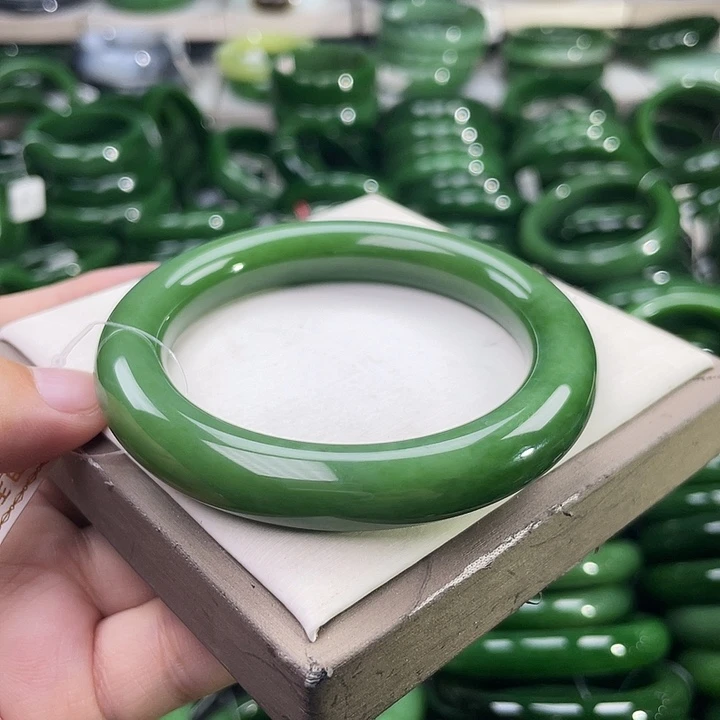未镶嵌手镯和田玉（碧玉）