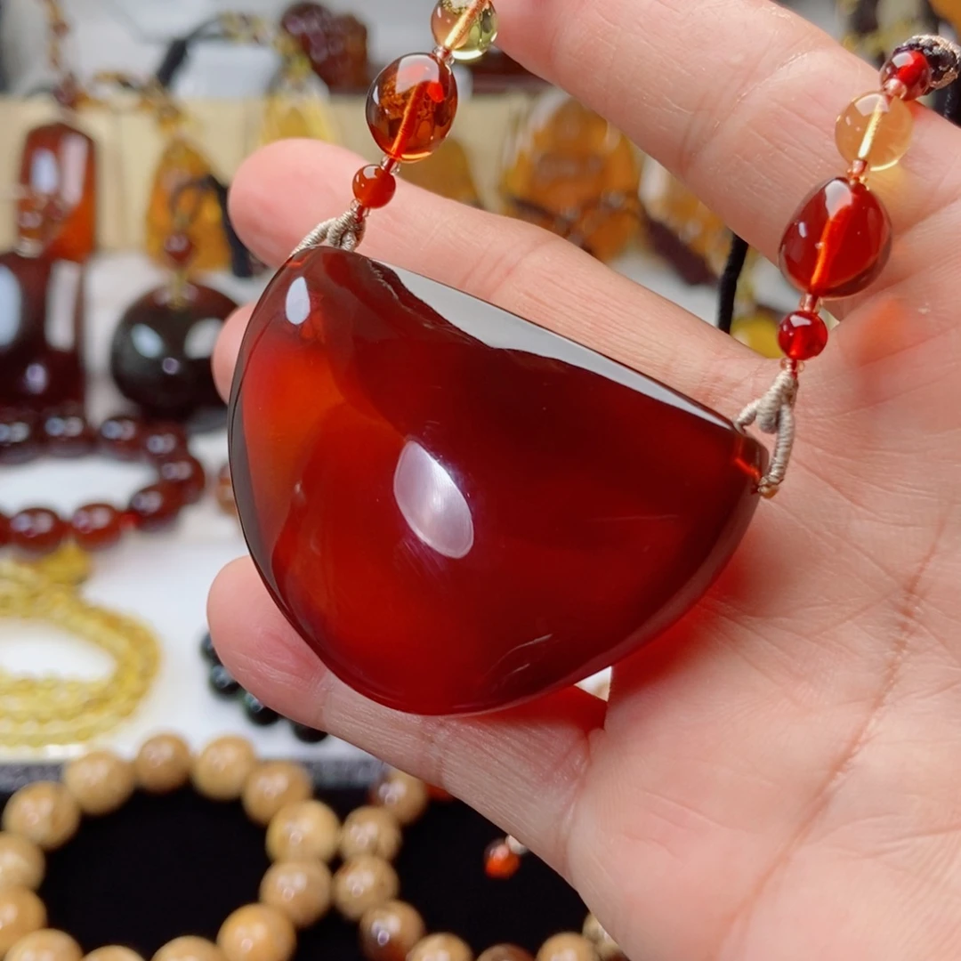 裸石血珀未镶嵌阿*哥