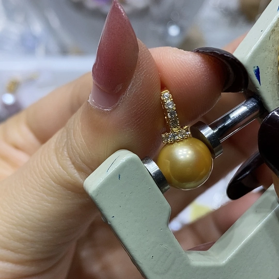 淡水珍珠吊坠未镶嵌