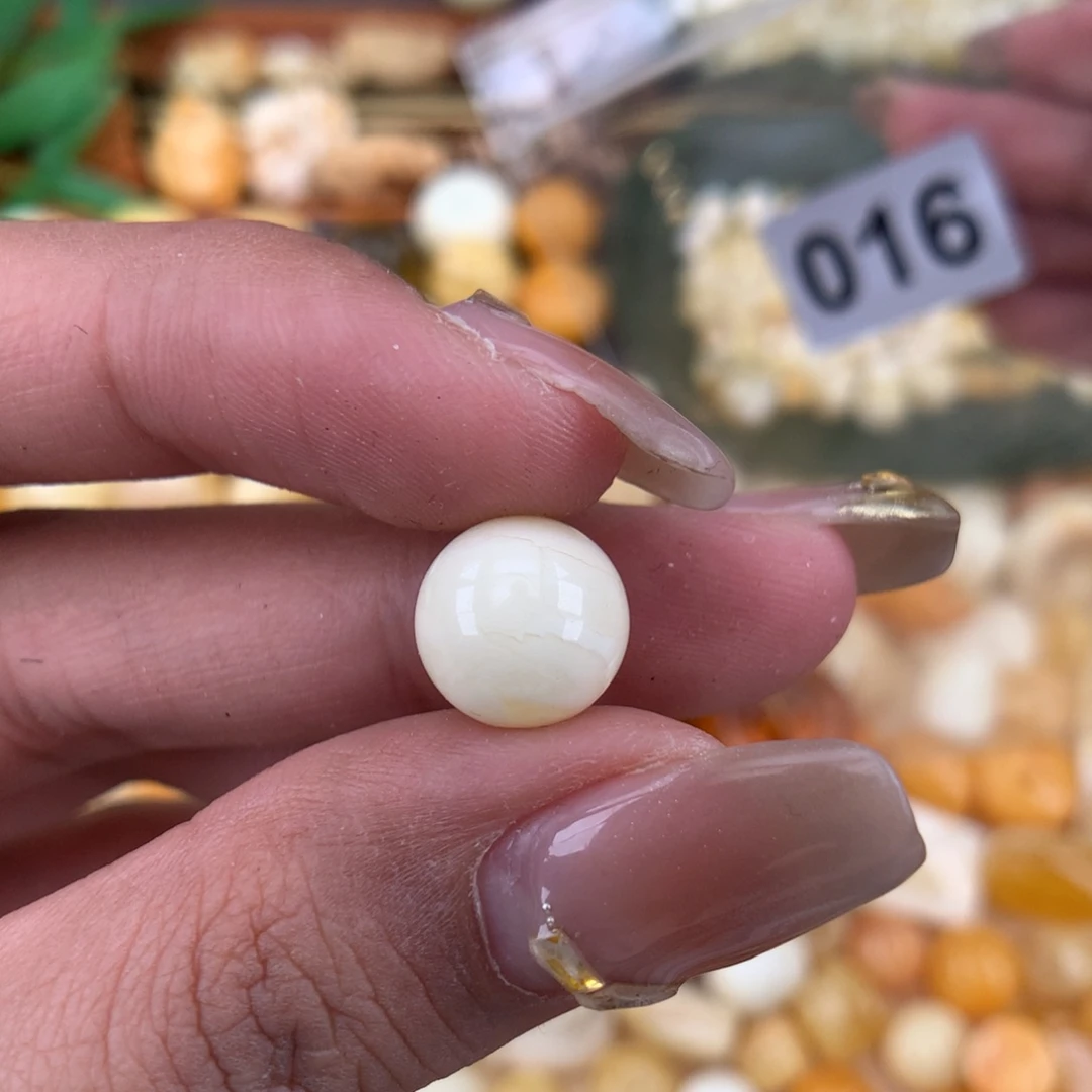 琥珀珠宝奇石未镶嵌 10.7