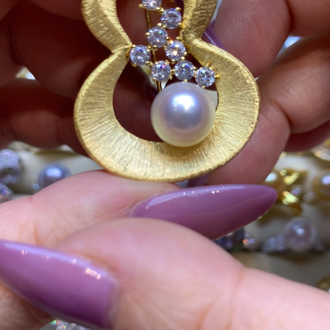 未镶嵌胸饰海水珍珠