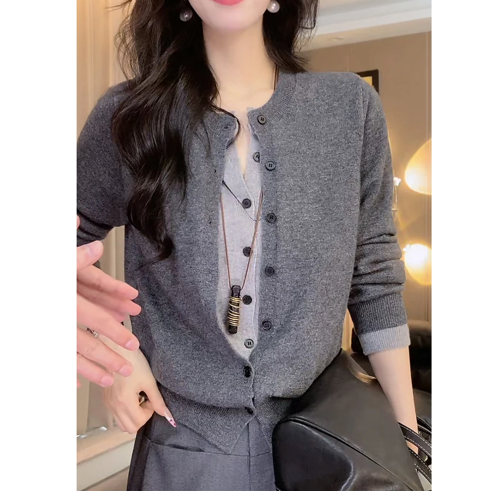 【彼得潘】秋冬时尚休闲宽松拼色长袖针织开衫女士毛衣假两件-9504