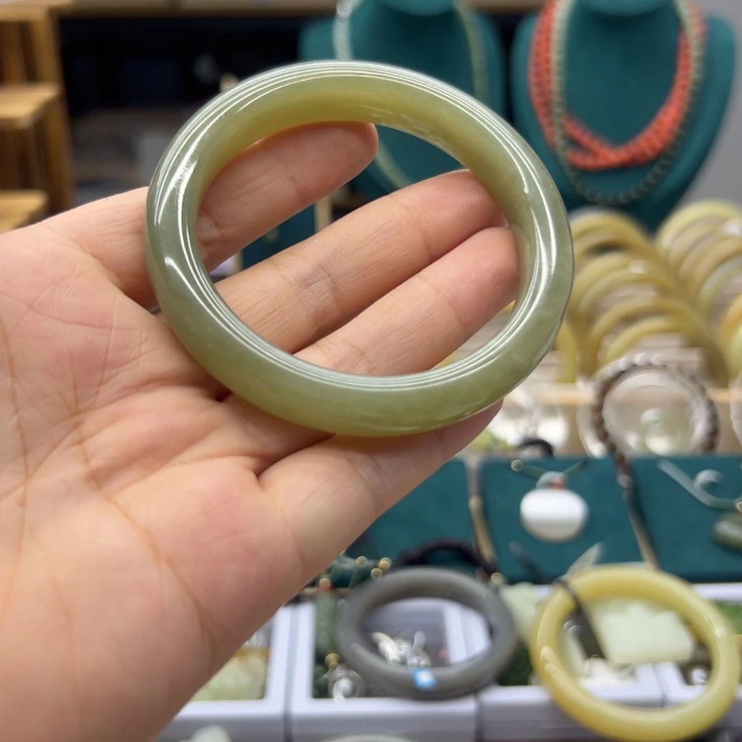 和田玉手镯未镶嵌57.2圈围2841