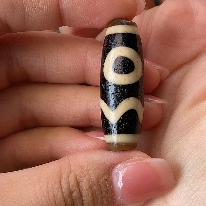 腾***辉玛瑙/玉髓未镶嵌玛瑙饰品