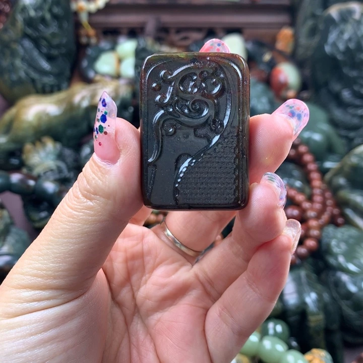 透闪石质玉未镶嵌手把