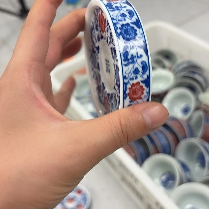 瓷片釉里红缠枝莲杯垫景德镇