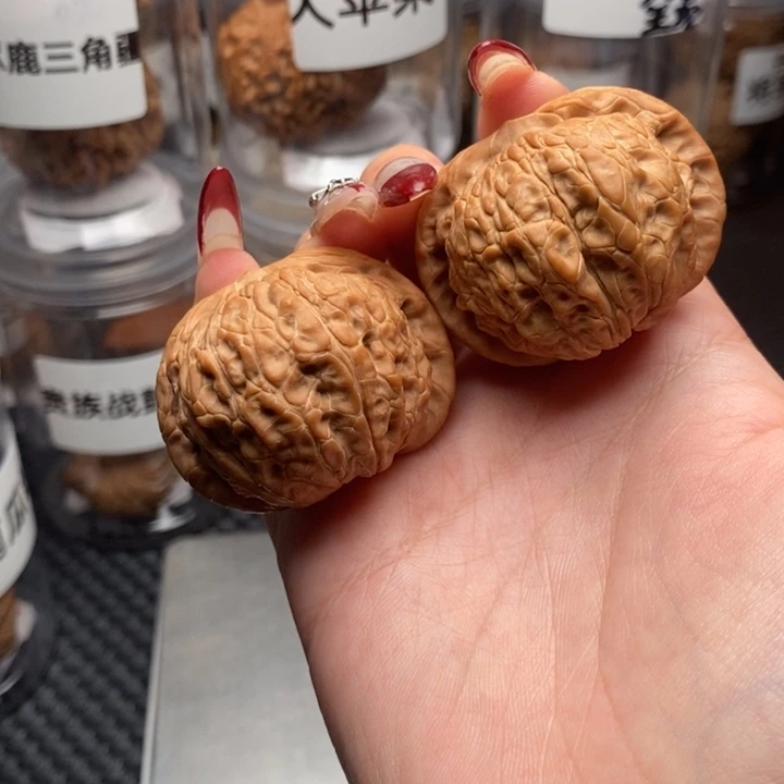 文玩核桃吊坠若*血