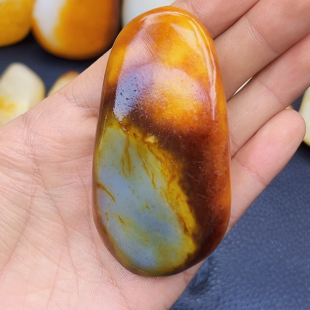 和田玉未镶嵌珠宝奇石