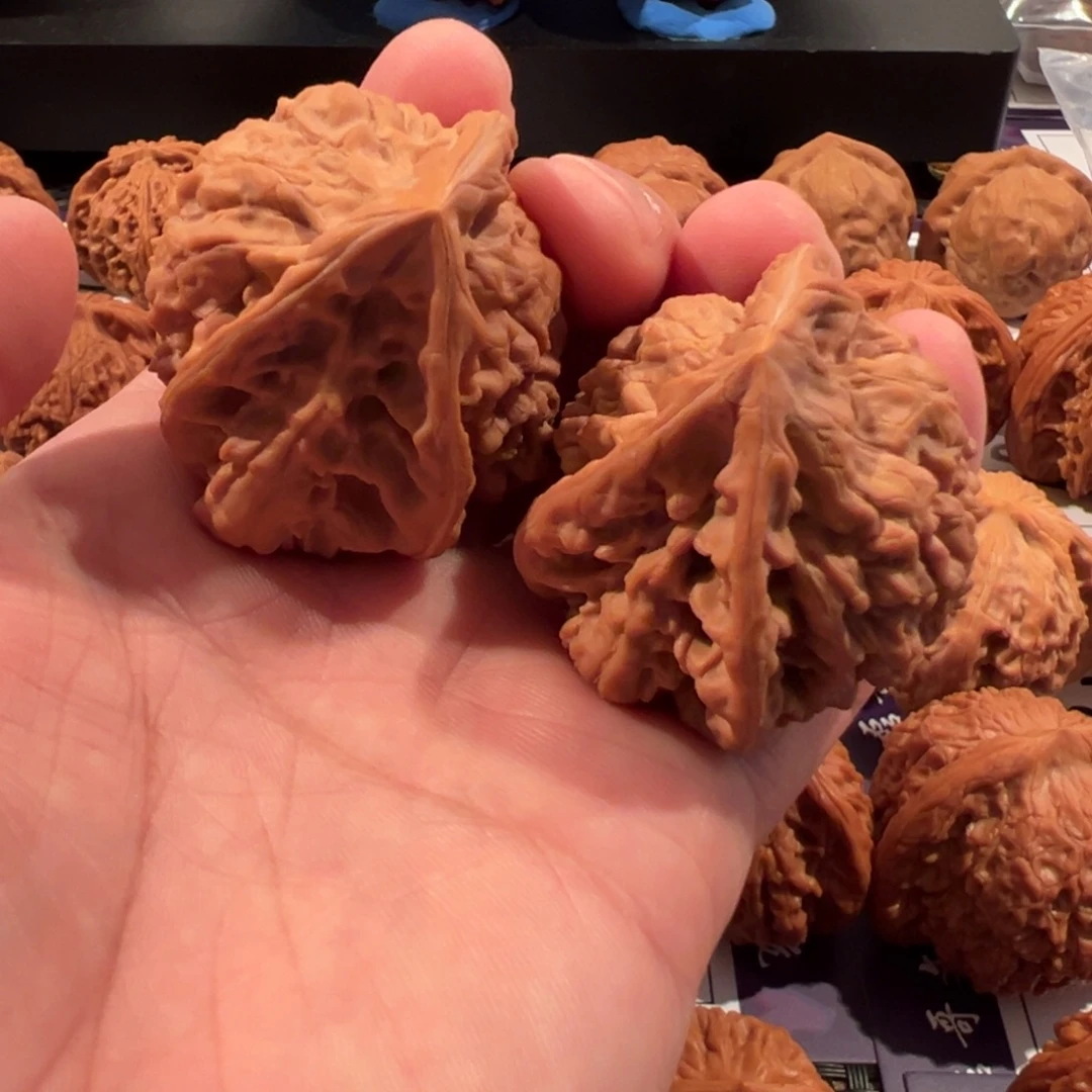 曾***我文玩核桃把件官帽异形