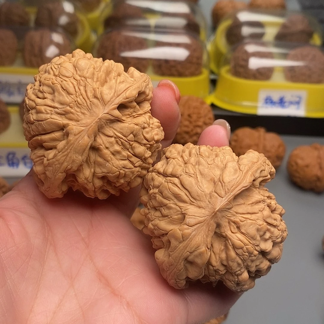 木质类文玩核桃龙鼎