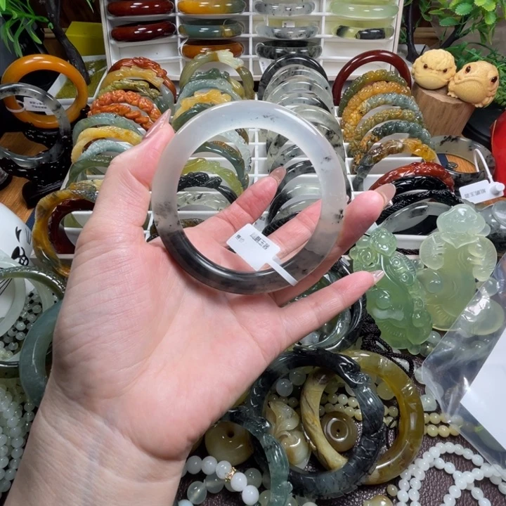 未镶嵌蛇纹石玉手镯