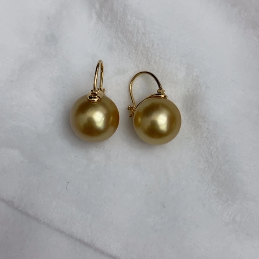 【闪购商品】18K金镶嵌耳饰海水珍珠y***o