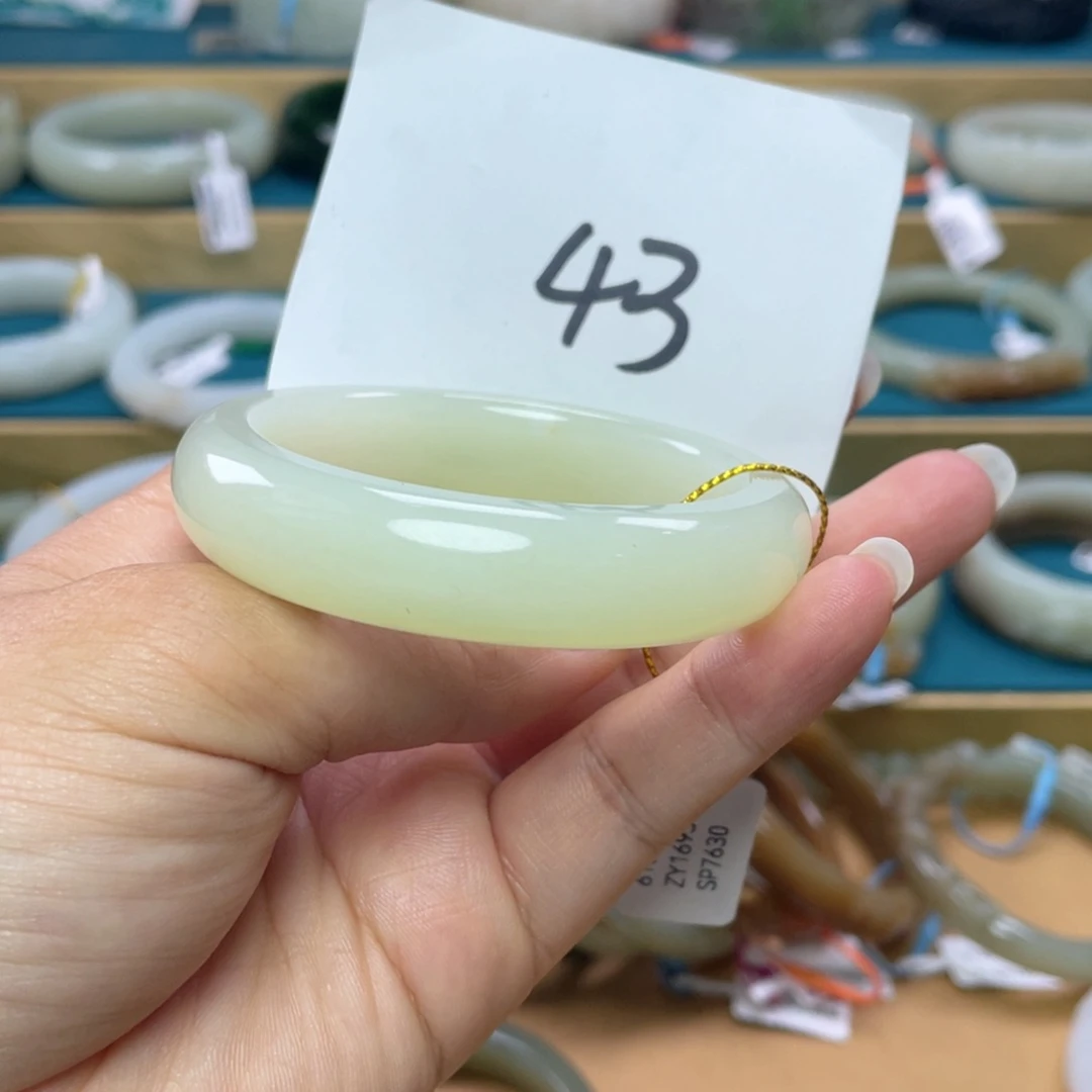 未镶嵌手镯和田玉圈口53