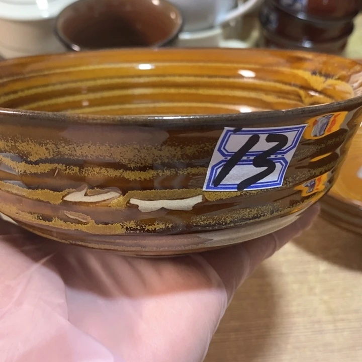 瓷片陶瓷品黄金釉碗直径15微瑕疵
